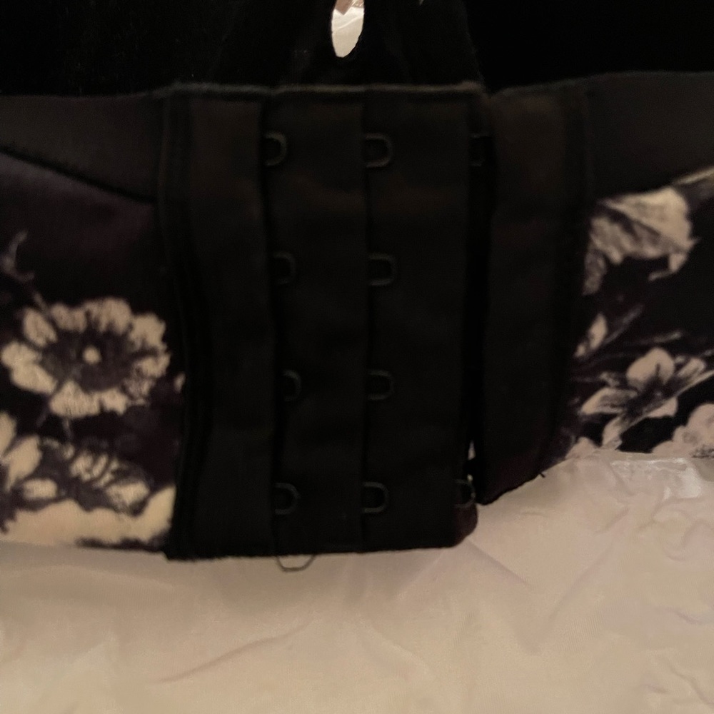 Cacique Underwire Bra - Picture 7 of 11